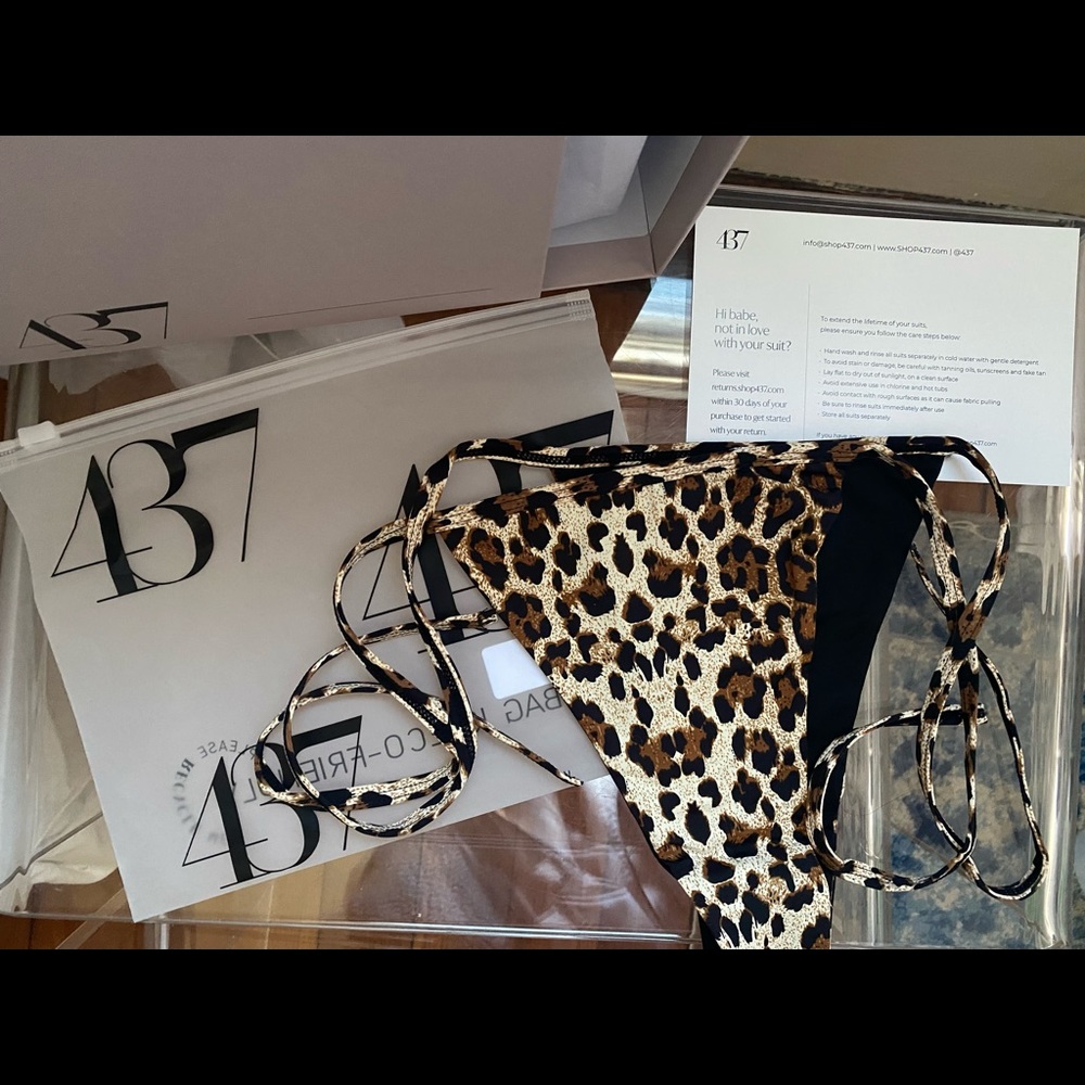 RARE ** BRAND NEW 437 Swim! The SANDERS bottom in LEOPARD. Size SMALL.
